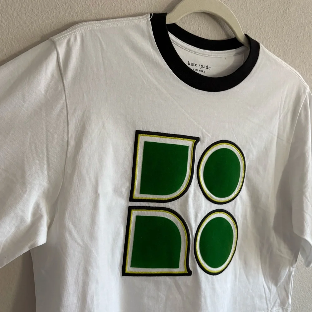 Kate Spade Noel Logo T-Shirt Cropped Ringer Tee Women’s Small White Velvet Green